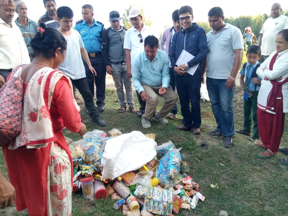 ‘डेट एक्सपायर’ खाद्य सामग्री बेच्छन् ब्यापारी, अनुगमन समितिद्वारा लाखौंका सामग्री नष्ट