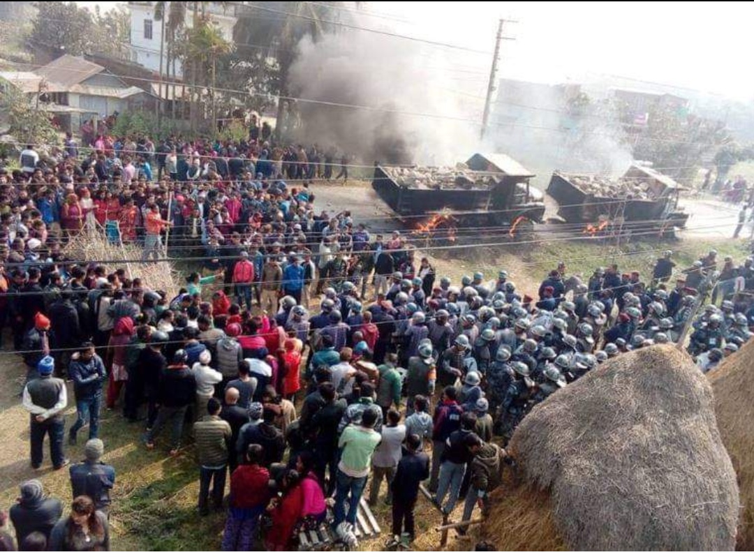 बालिकाको मृत्युपछि बिराटचौकमा दनदनी बले ट्रिफर, कर्फ्यु नै लगाउनु पर्यो उपद्रो रोक्न