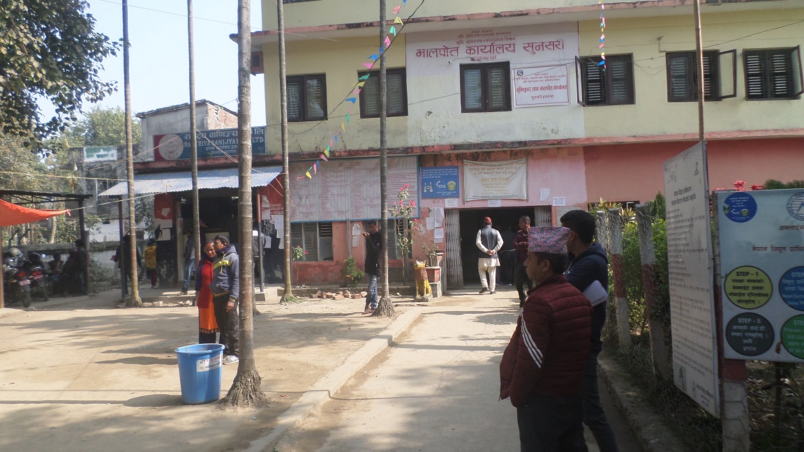 मालपोत कार्यालयमा शाखा नै पिच्छे घुस खुवाउन बाध्य छन् सेवाग्राही