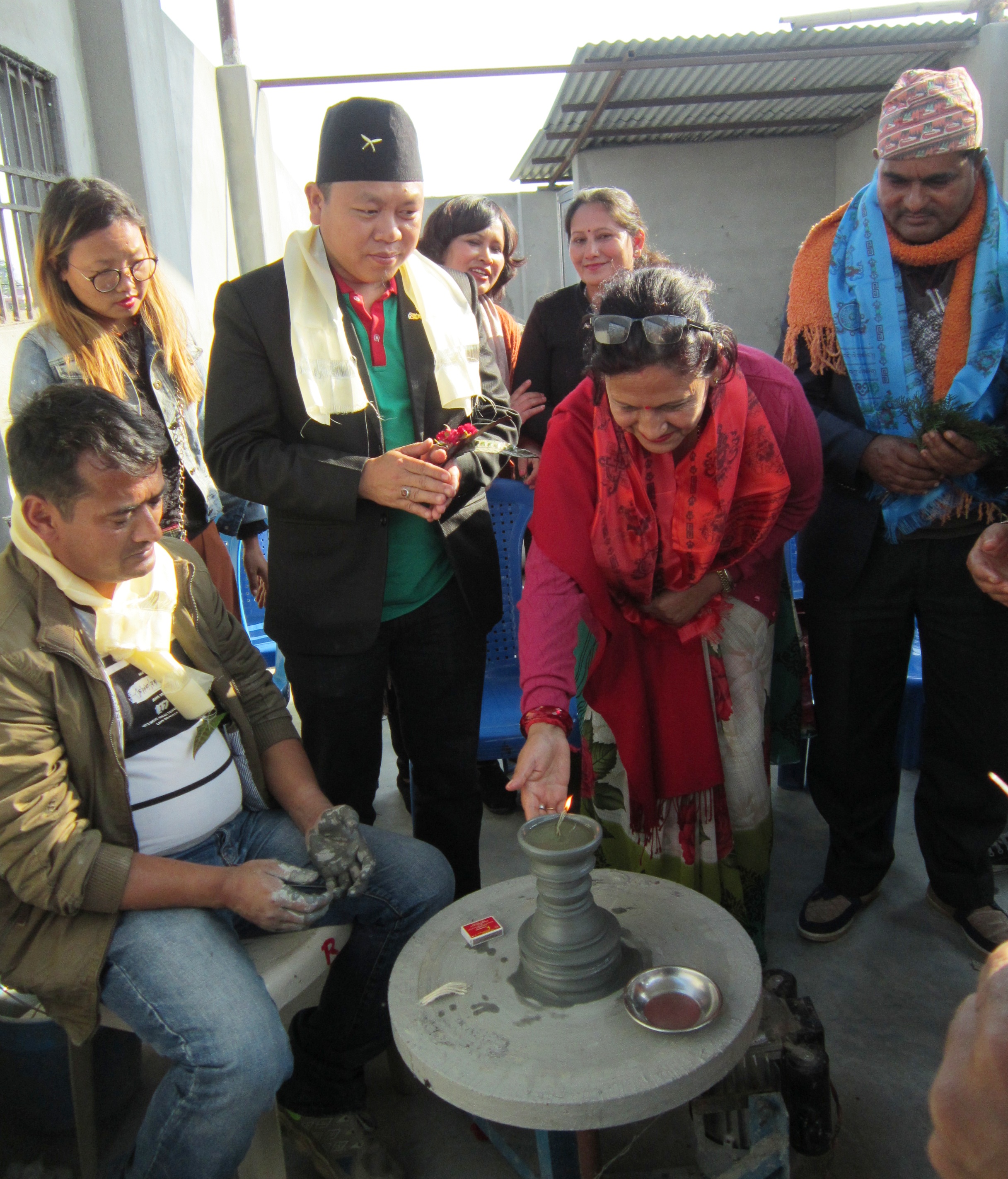 पथरीमा शुरु भो माटोका सामग्री बनाउने १ महिने निःशुल्क तालिम