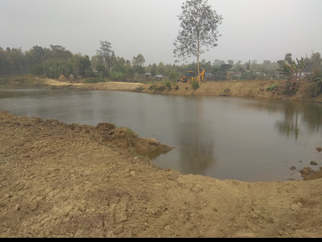 रकम अभाबका कारण निर्माण कार्य नै राेकिने भो बागझाेडा पाेखरीकाे