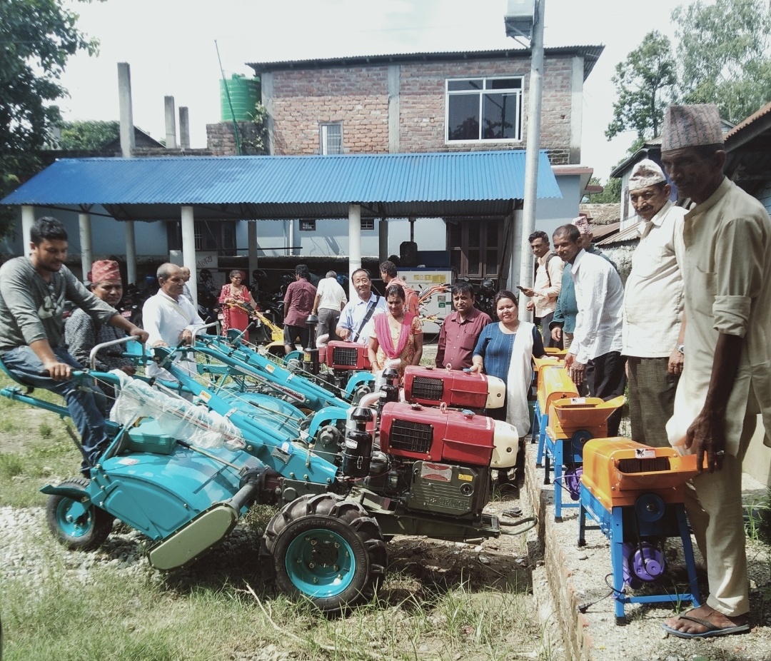 बेलबारी नगरपालिकाद्वारा १८ लाख भन्दा बढीका कृषि सामग्री तथा मेसिनरी  वितरण 
