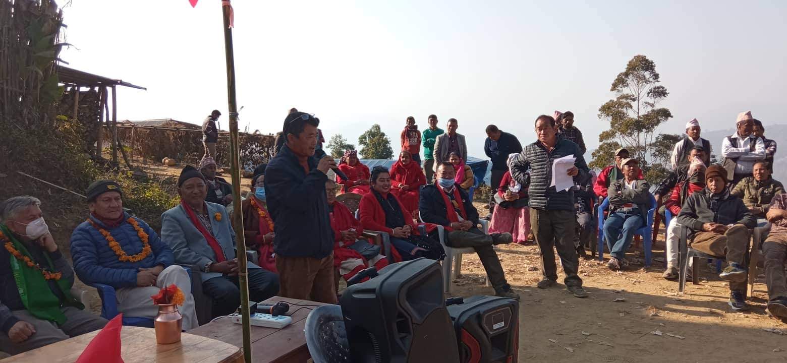 पुर्व गाविस अध्यक्षसहित धनकुटा चुङमाङका १ सय २७ जना बने कांग्रेस
