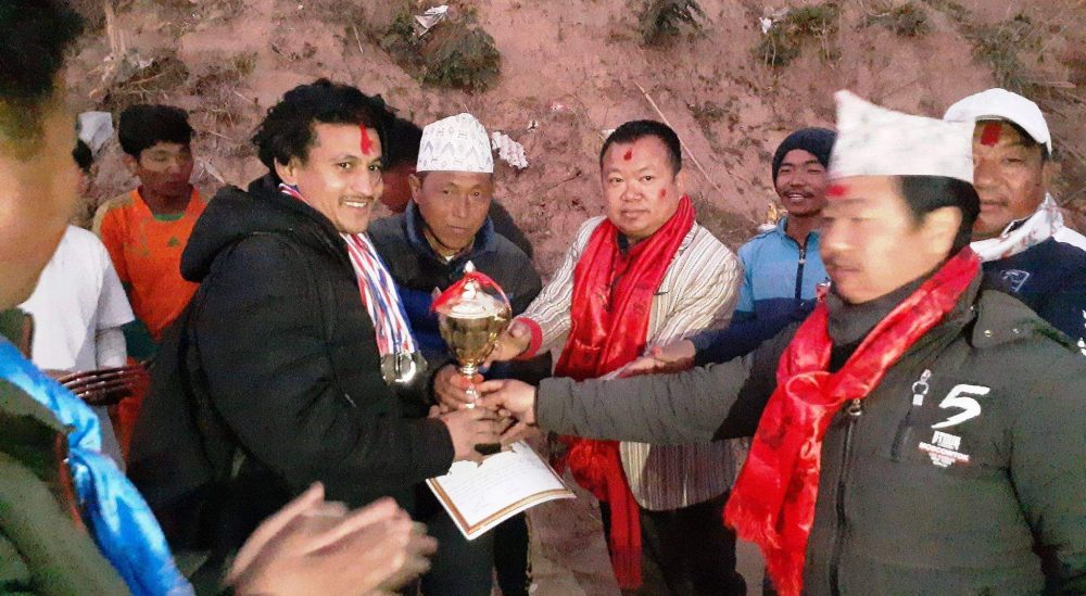 पूर्व प्रम सूर्य बहादुर थापा स्मृती गोल्ड कपको उपाधी ओक्मालुङ्ग फुटवल क्लवलाइ