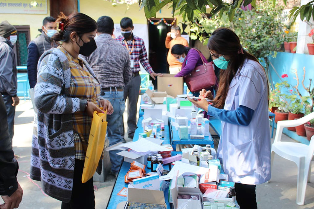 सुकुम्बासी बस्तीमा पनि केएमसीले गर्यो निःशुल्क स्वास्थ्य शिविर