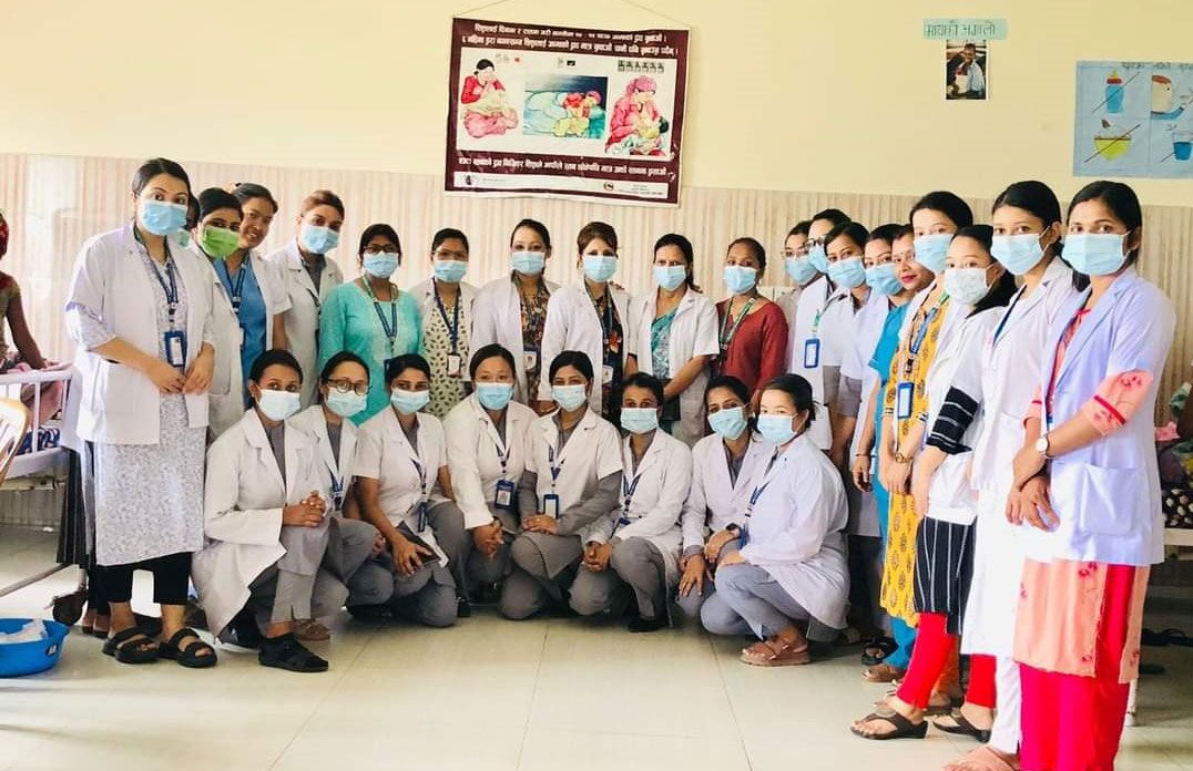 दुध र यसको महत्त्वबारे सुत्केरीहरुलाई सम्झाउँदै नोबेलमा मनाइयो स्तनपान सप्ताह