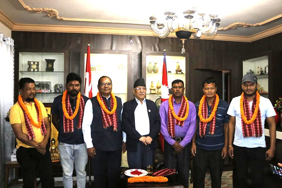 माओवादीतिर लागेका नेता बलभद्र सरदार भन्छन् एमाले स्वार्थी समूहको झुण्ड हो