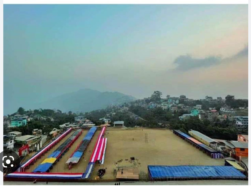धनकुटा महोत्सवका घाईतेहरुको लागि गायक प्रमोद खरेल र धनकुटा २ का वडाध्यक्षले गरे सहयोग