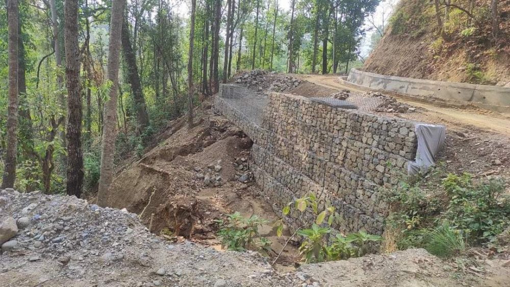 लेटाङ-६ नं. बुधबारे सडक निर्माणमा लापरबाही भएको खुलासा