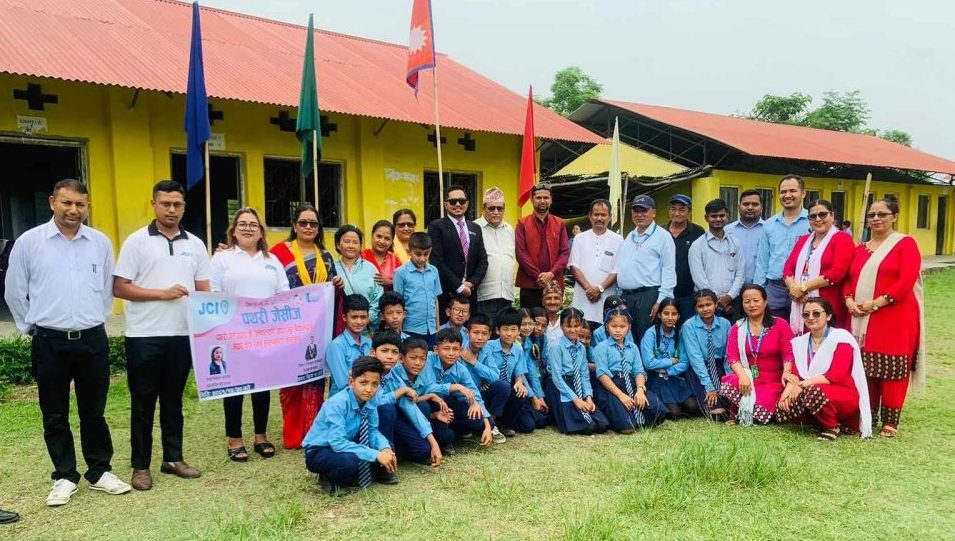 पथरी जेसीजद्वारा अक्षयकोष स्थापनाका ५१ हजार रुपैयाँ सहयोग