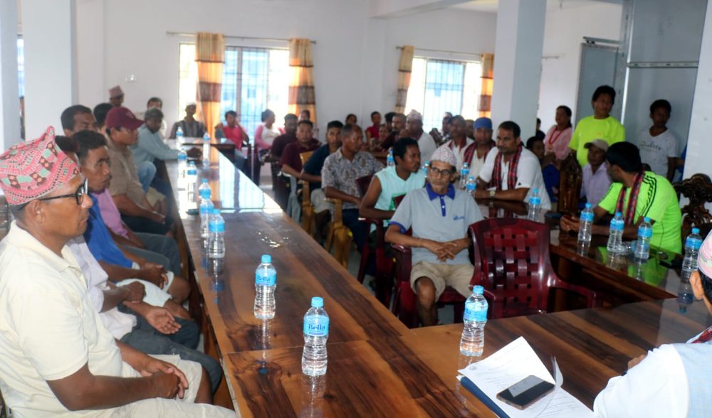 पथरीमा गरियो श्रमिकहरूको परिचयपत्र तथा सदस्यता वितरण कार्यक्रम