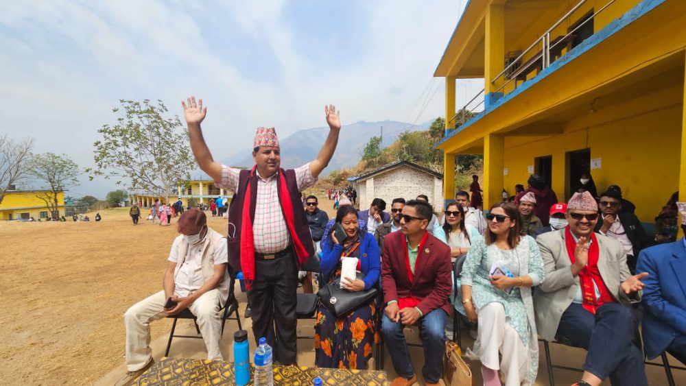 सांसद सुनिल शर्मा नेतृत्वको डाक्टरहरुको स्वास्थ्य टोली रुकुममा