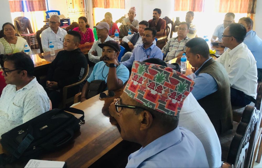 सामुदायिक विद्यालयका प्र.अ.  र शिक्षा शाखाबिच कार्यसम्पादन सम्झौता