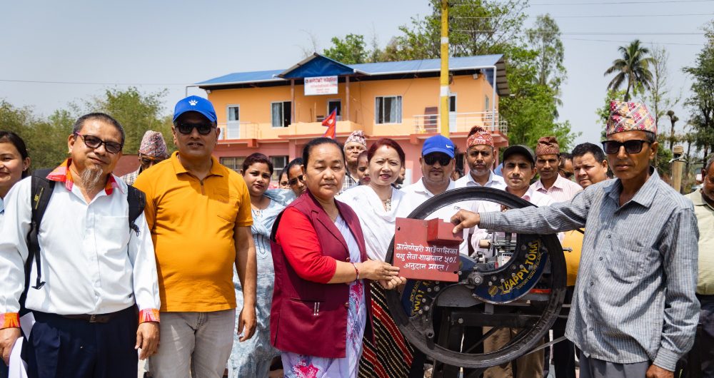 कानेपोखरी गाउँपालिकाले वितरण गर्यो झन्डै ८ लाख बराबरका कृषि उपकरण
