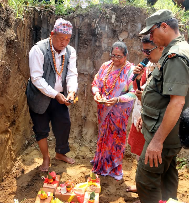 पथरीशनिश्चरे नगरपालिकाको प्रशासनिक भवन शिलान्यास, झन्डै दुई बर्षमा बनिसक्ने 