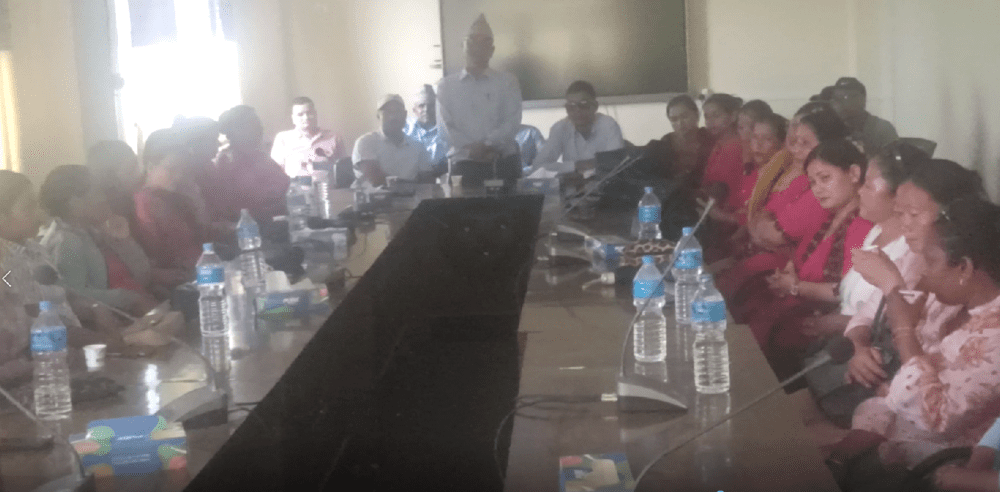 बालकक्षा शिक्षिकाहरुले केराबारी गाउँपालिकामा बुझाए  ज्ञापनपत्र